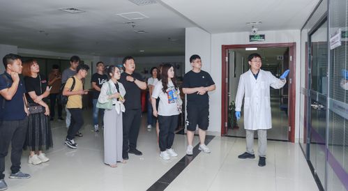 宠物清洁领域的 高材生 ,数位达人走进小炮儿产品工厂开启探秘之旅